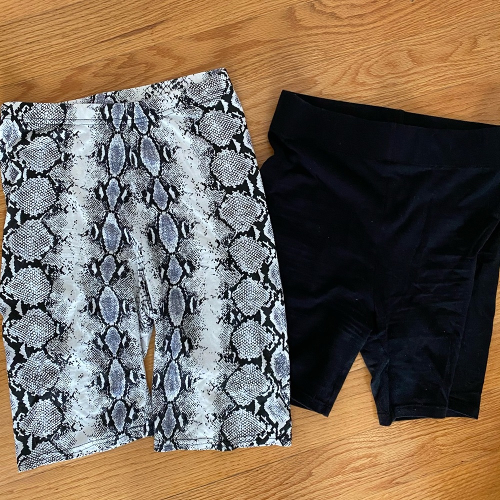2 pairs biker shorts - black and snakeskin
